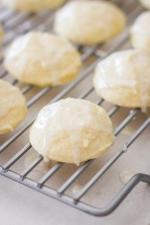 Vanilla Cookies with Vanilla Bean Glaze 