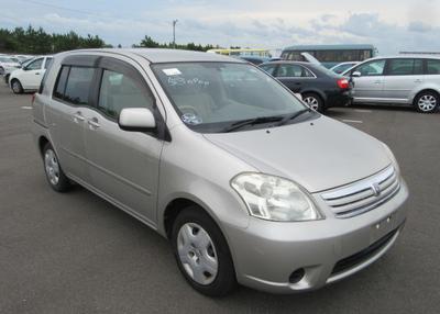 Toyota Raum 2005