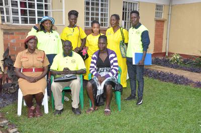 Jonathan Mugerwa with Volunteers and Inmates' Children