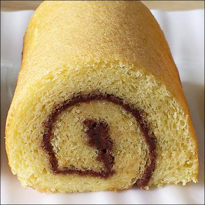 Orange and vanilla cake roll