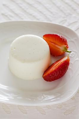 Vanilla Buttermilk Panna Cotta Topped with Berries 