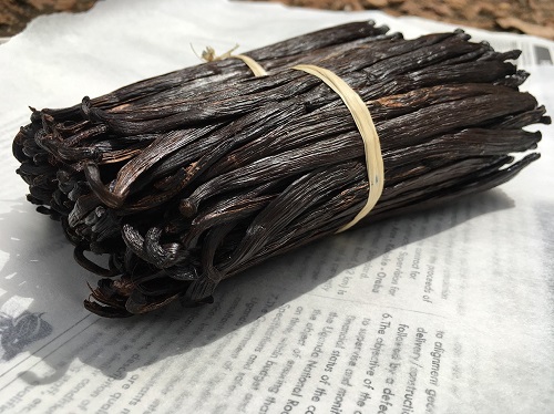 Grade A Vanilla Beans of Flat Surface in Uganda. This is the front view of these two Bundles just before we Packed them for export.