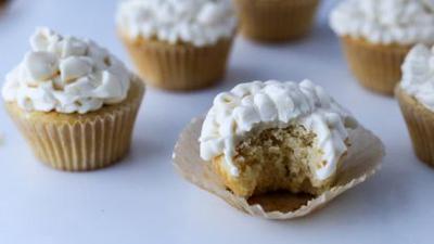 Vanilla Cupcakes 